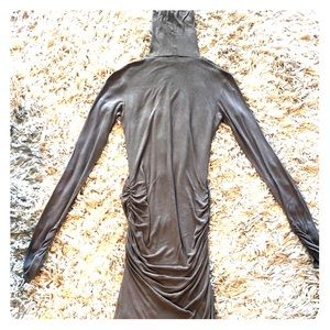 Dark gray thin body con fitting dress w ruching